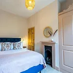 8 Kyme Street